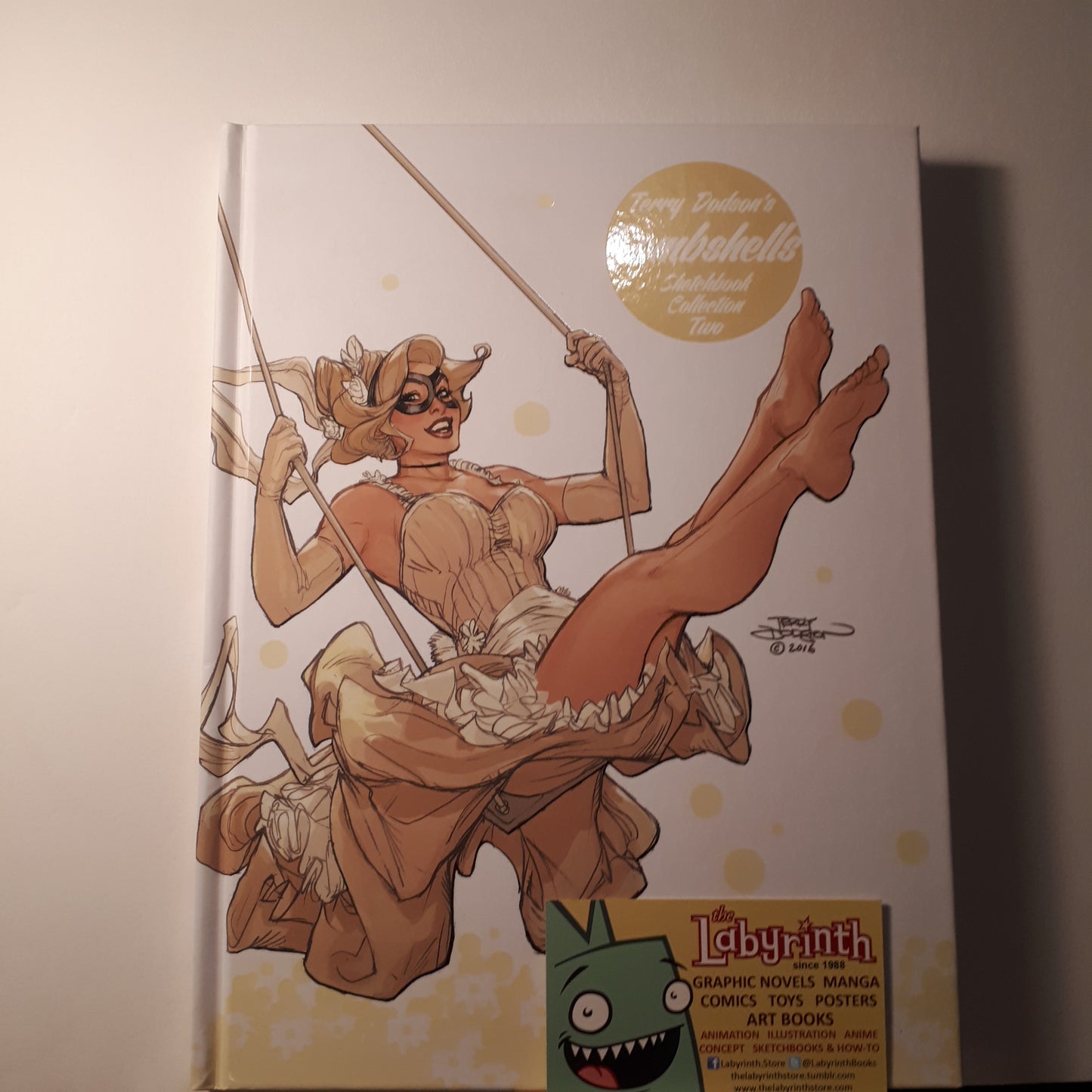 Terry Dodson Bombshells 2 Sketch Book. SIGNED Hardcover